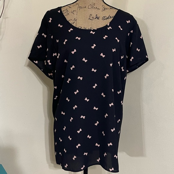 Torrid black bows hi/lo georgette blouse - Picture 12 of 15